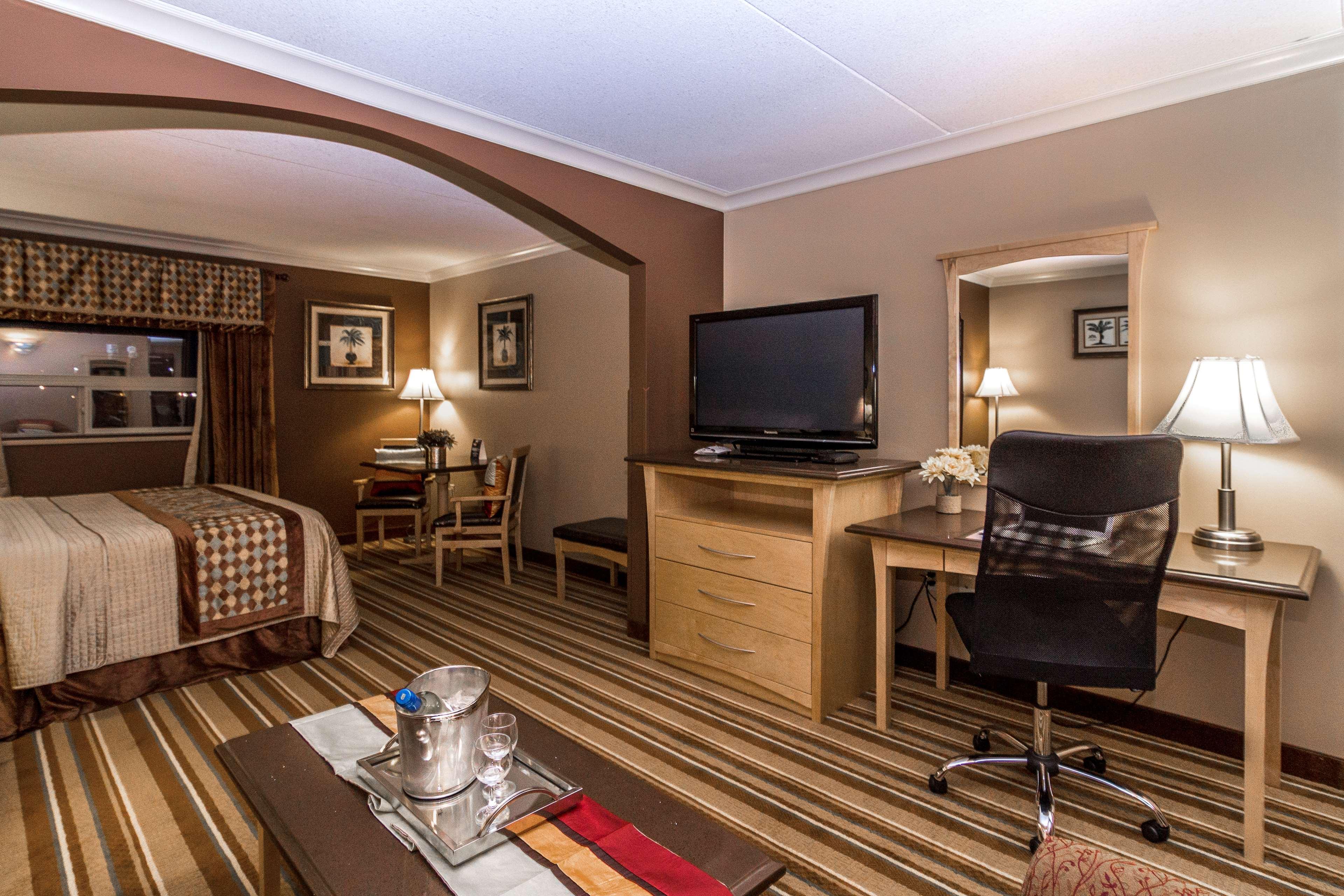 Best Western Marquis Inn & Suites Prince Albert Exterior photo